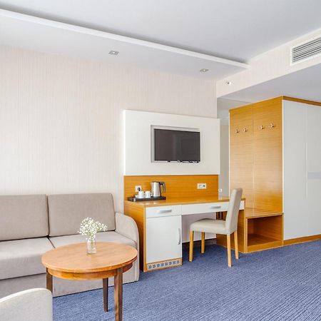 Hotel Dom Zdrojowy Resort & Spa - Destigo Hotels Jastarnia Esterno foto