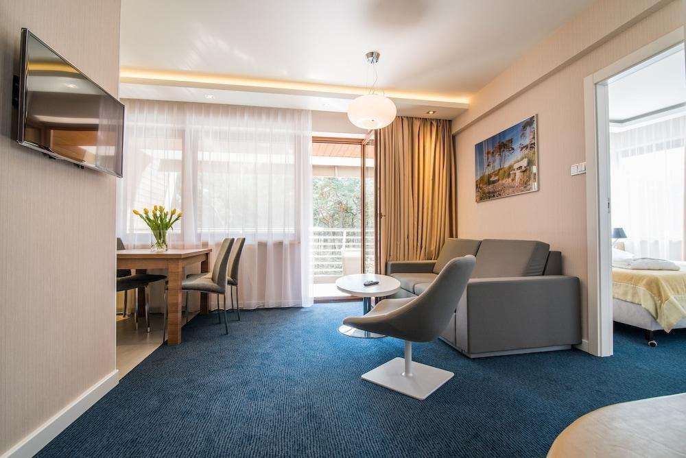 Hotel Dom Zdrojowy Resort & Spa - Destigo Hotels Jastarnia Esterno foto