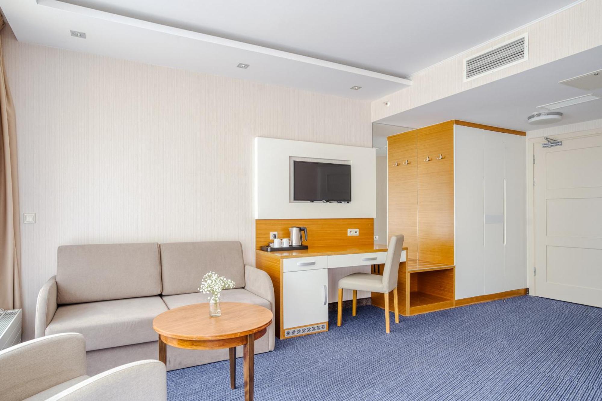 Hotel Dom Zdrojowy Resort & Spa - Destigo Hotels Jastarnia Esterno foto